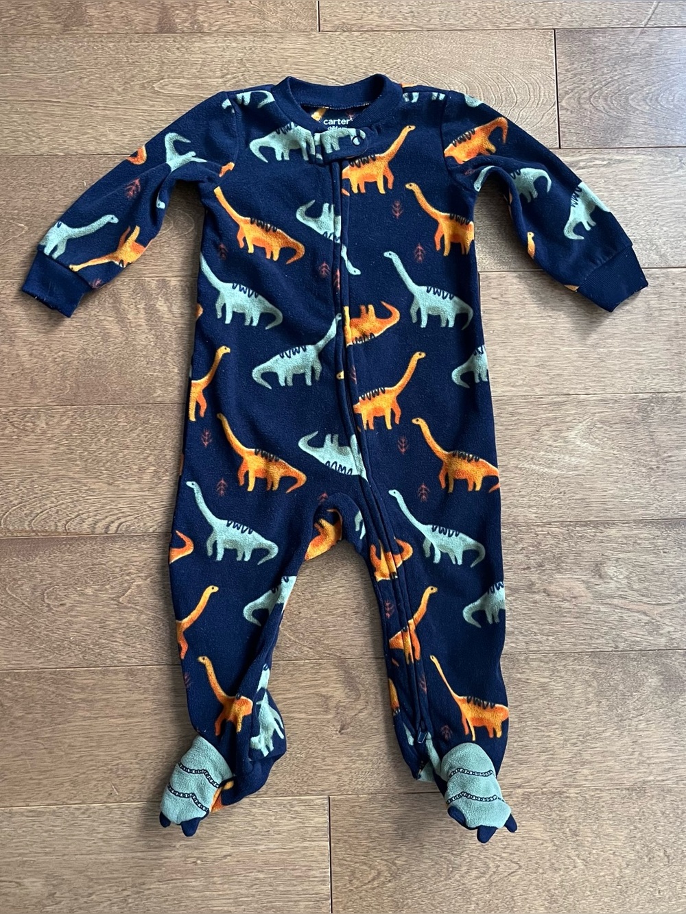 3/$10 CARTERS Baby boy fleece pyjamas 6-9m dinosaurs